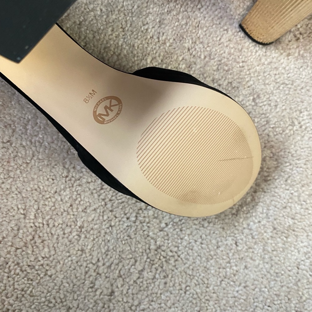 High platform Mecca heel shoes like new used once. Very good condition.